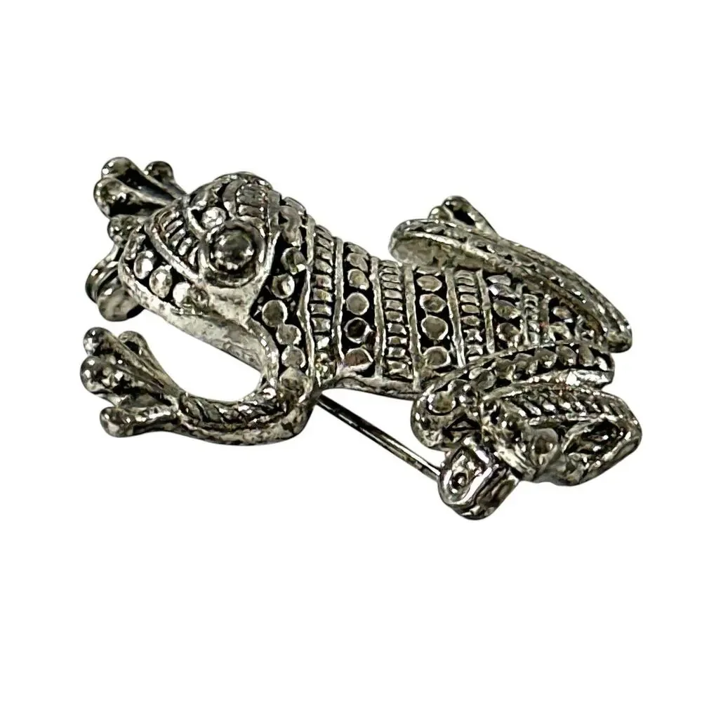 Vintage Silver Tone Frog Brooch Pin Textured Figural Amphibian 1.5” Nature
